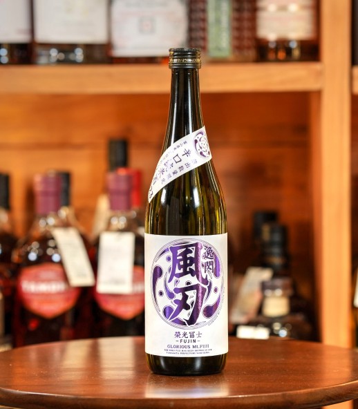 榮光富士 逸閃 風刃 辛口純米洒 - 720ML
